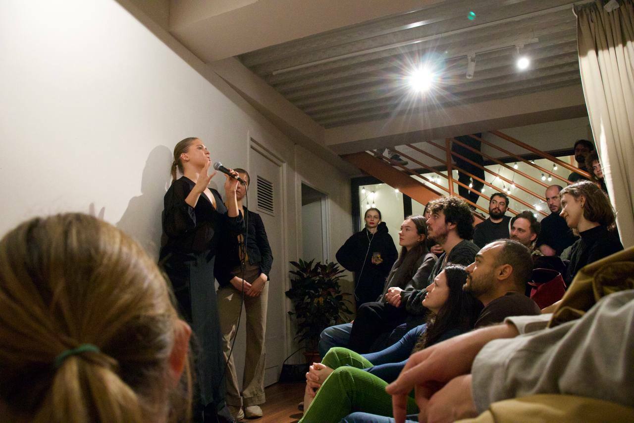 Скриннинг фильма в галерее "El Mont" в Барселоне